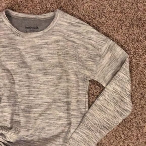 Women’s Reebok Heather Gray Pullover Sweatshirt S - Picture 2 of 8
